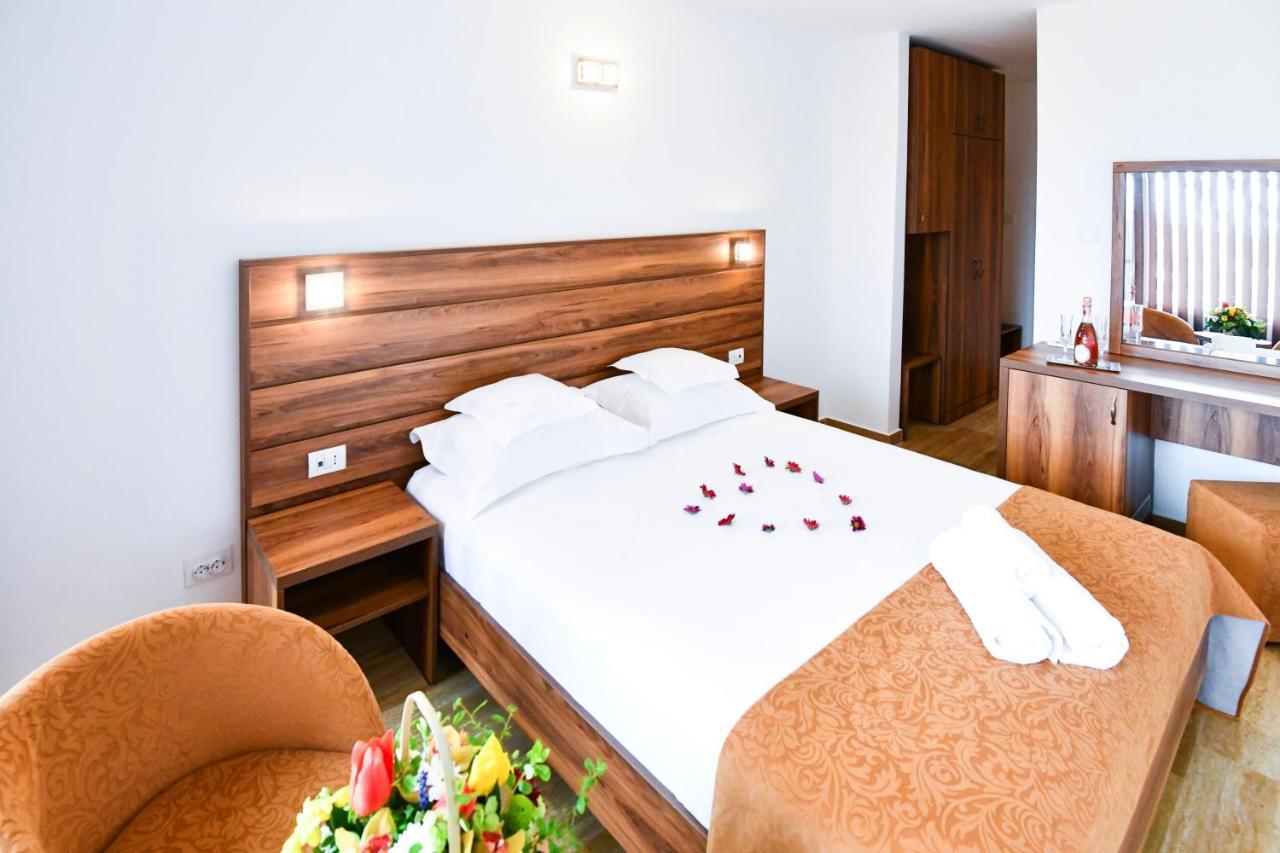 Complex Tismana 3* All Inclusive Jupiter Extérieur photo