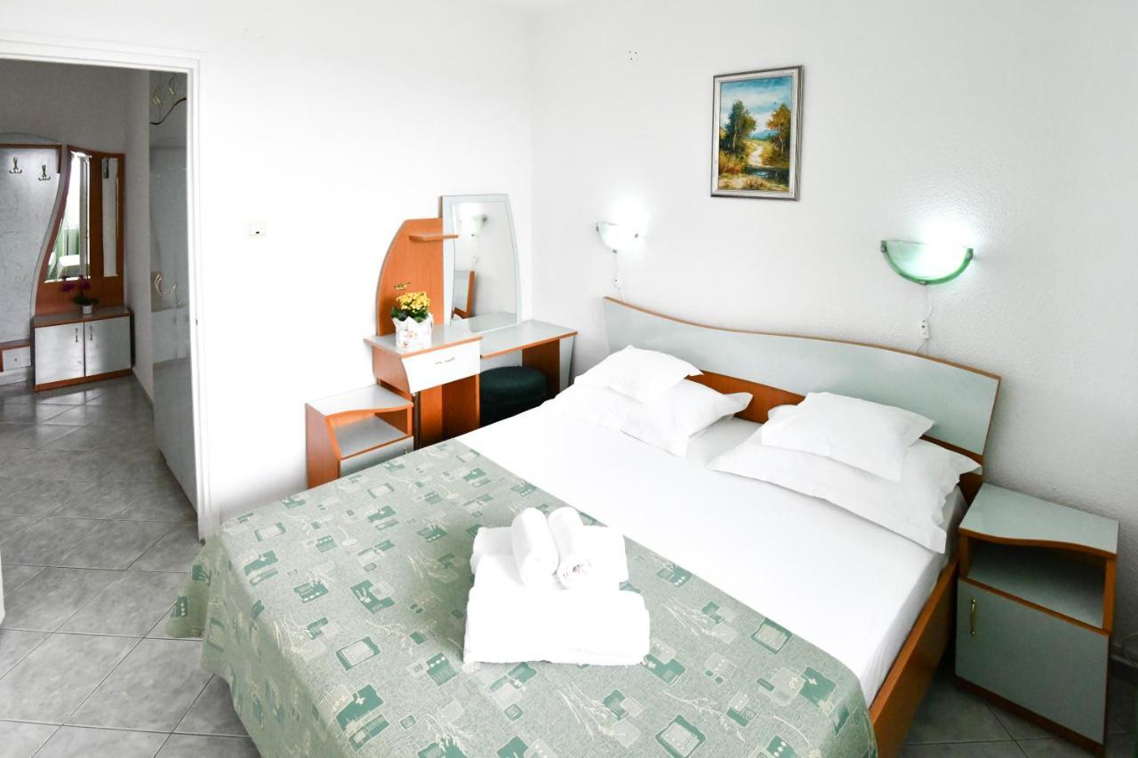 Complex Tismana 3* All Inclusive Jupiter Extérieur photo