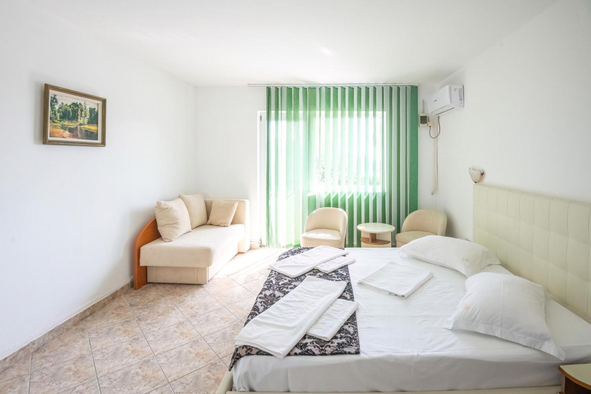 Complex Tismana 3* All Inclusive Jupiter Extérieur photo