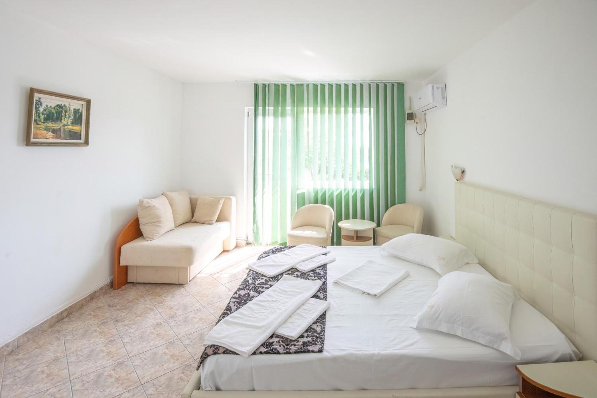 Complex Tismana 3* All Inclusive Jupiter Extérieur photo